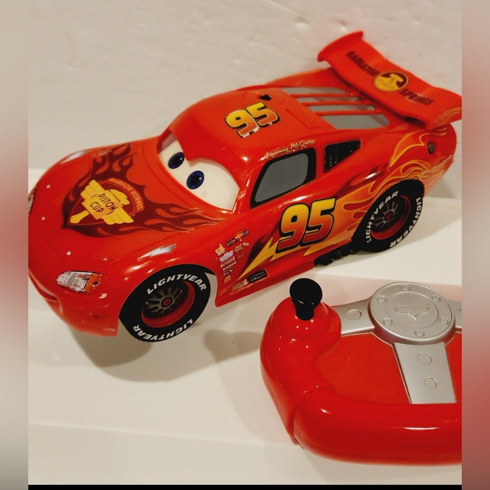 Disney Pixar Lightning McQueen R/C Car Disney Pixar Cars Rc Advanced Series Set